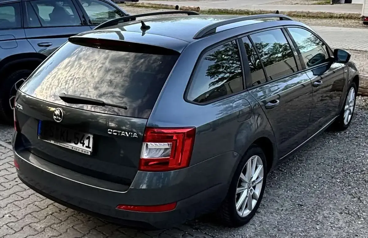 Używany Skoda Octavia Joy 150 KM (110 kW) 2016 Szary Kombi