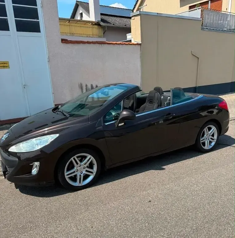 Gebraucht Peugeot 308 CC Premium 156 PS (114 kW) 2011 Braun Cabrio