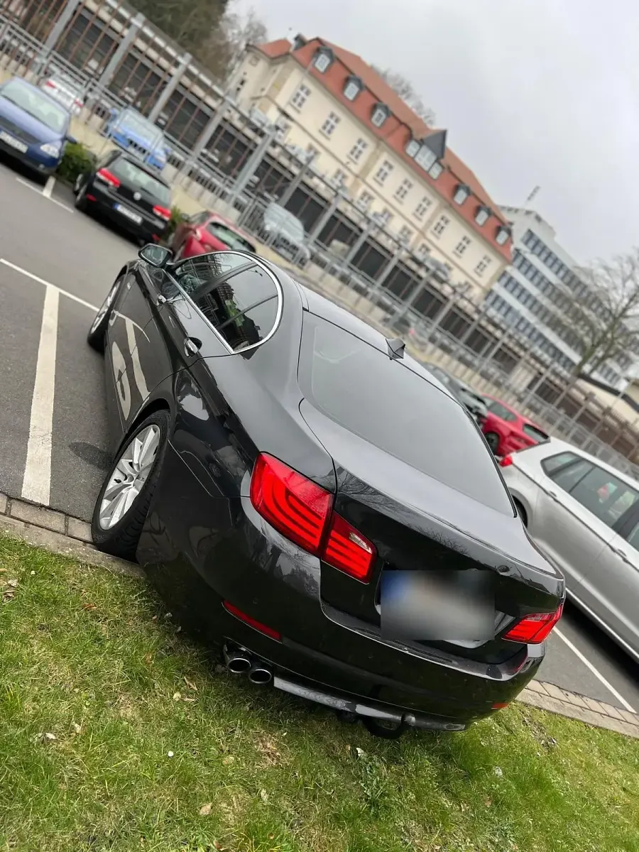Second-hand BMW 520 184 CP (135 kW) 2012 Negru Berlinǎ