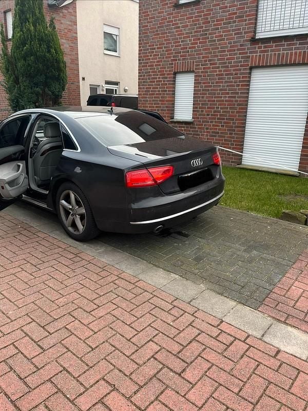 Gebraucht Audi A8 351 PS (258 kW) 2010 Limousine