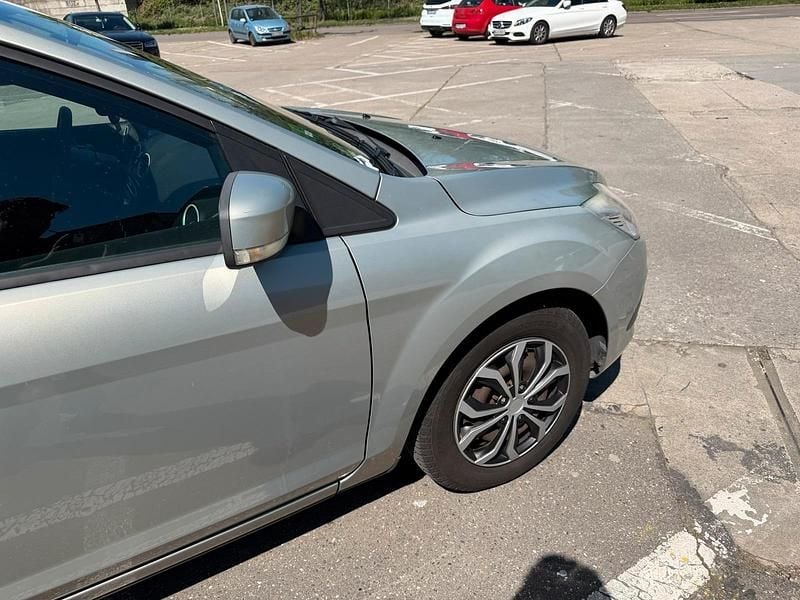 Usata Ford Focus 105 CV (77 kW) 2009 Argento Berlina
