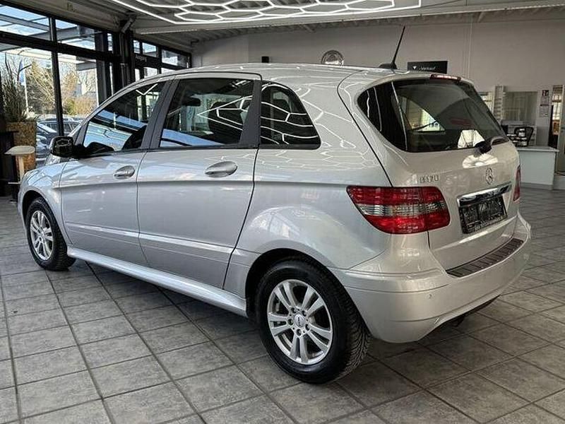 Gebraucht Mercedes B170 116 PS (85 kW) 2009 Silber Van / Kleinbus