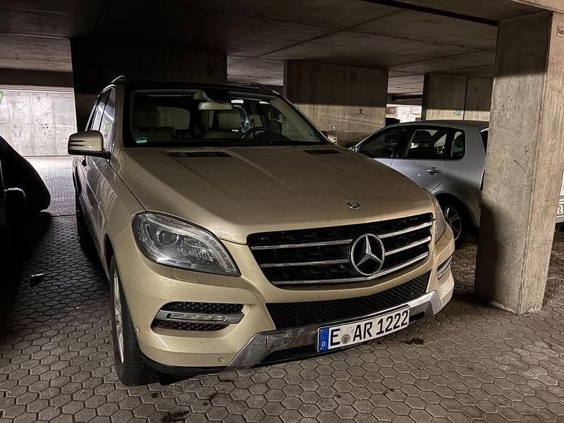 Second-hand Mercedes ML250 204 CP (150 kW) 2012 Auriu SUV