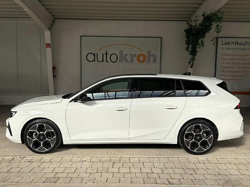 Gebraucht Opel Astra Ultimate 131 PS (96 kW) 2024 Lack weiss banquise/typ aussen Kombi