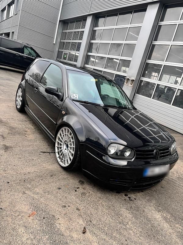 Gebraucht VW Golf Edition 300 PS (220 kW) 2002 Schwarz Coupé