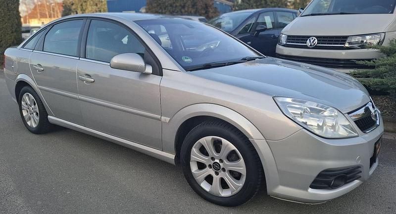Gebraucht Opel Vectra Edition+ 155 PS (114 kW) 2007 Silber Limousine