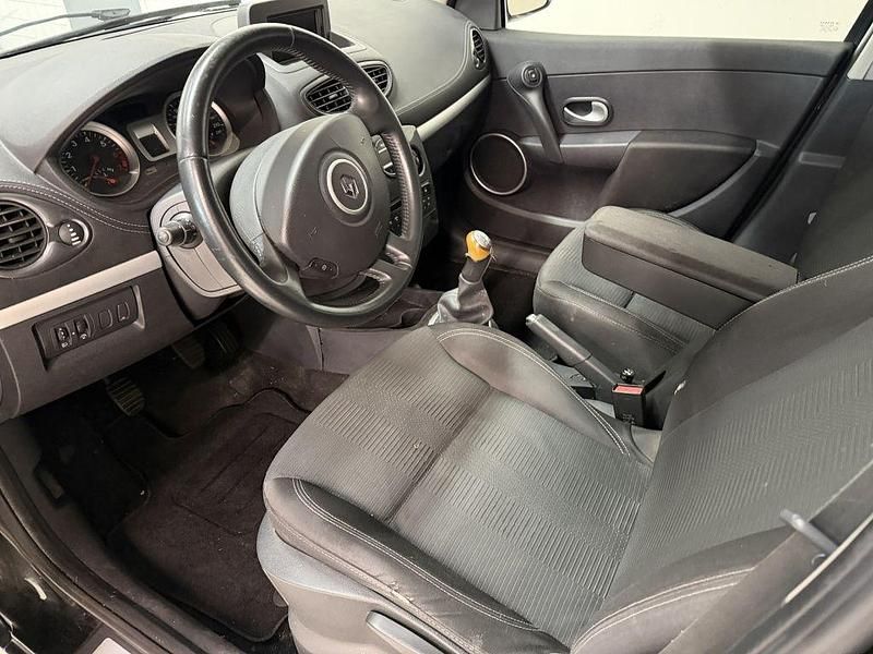 Gebraucht Renault Clio II 75 PS (55 kW) 2011 Schwarz Kombi