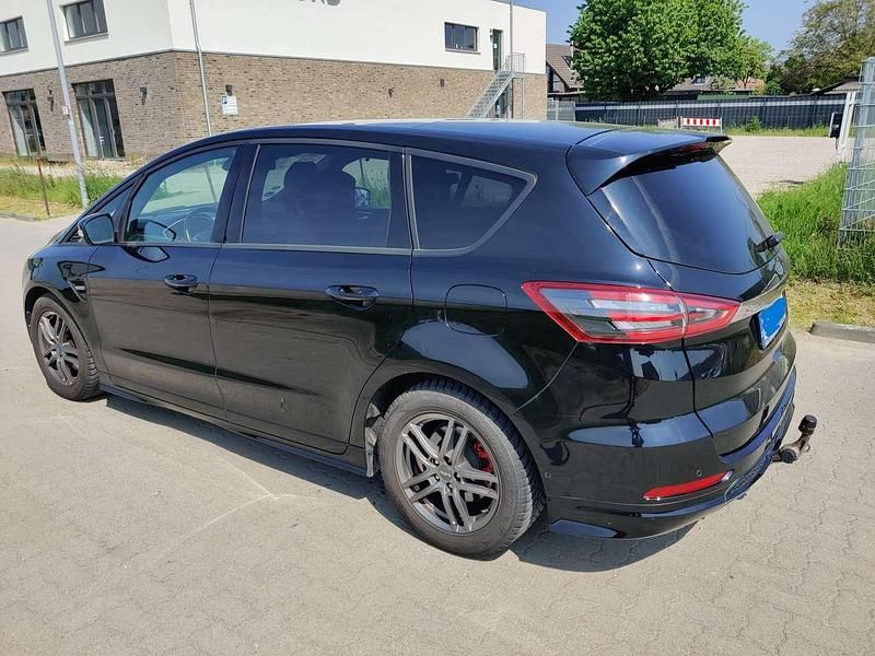 Gebraucht Ford S-MAX ST-Line 190 PS (139 kW) 2019 Schwarz Van / Kleinbus