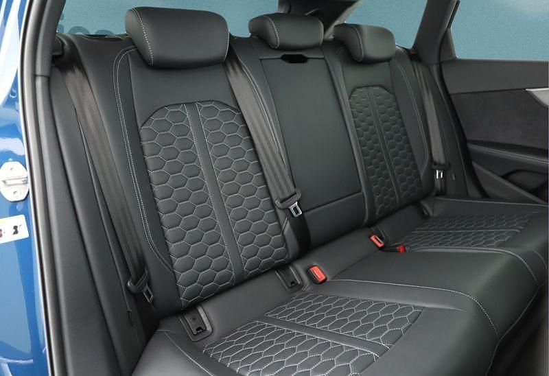 Gebraucht Audi RS4 450 PS (330 kW) 2023 Blau Kombi