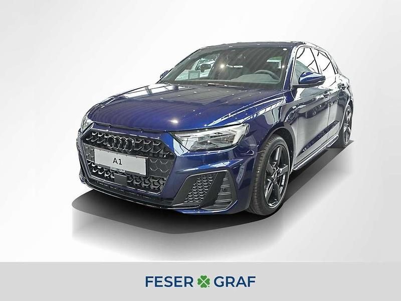Navarrablau metallic Gebraucht 2025 Audi A1 Sportback Ambiente Kleinwagen | 32.950 € (Teuer) - Bild 1/4