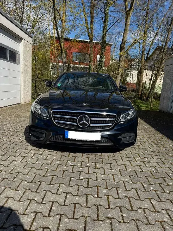 Gebraucht Mercedes E300 245 PS (180 kW) 2019 Schwarz Limousine