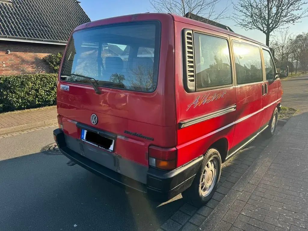 Używany VW T4 69 KM (50 kW) 1995 Czerwony Van