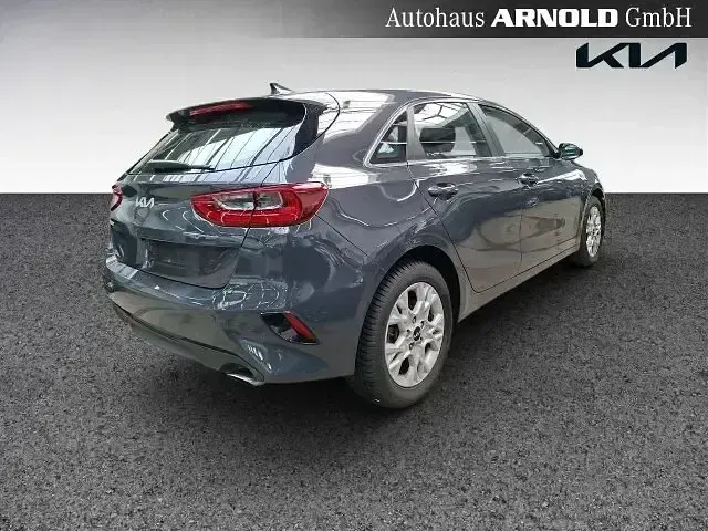 Gebraucht Kia Ceed Vision 140 PS (102 kW) 2025 Darkpentametal (metallic) Kleinwagen