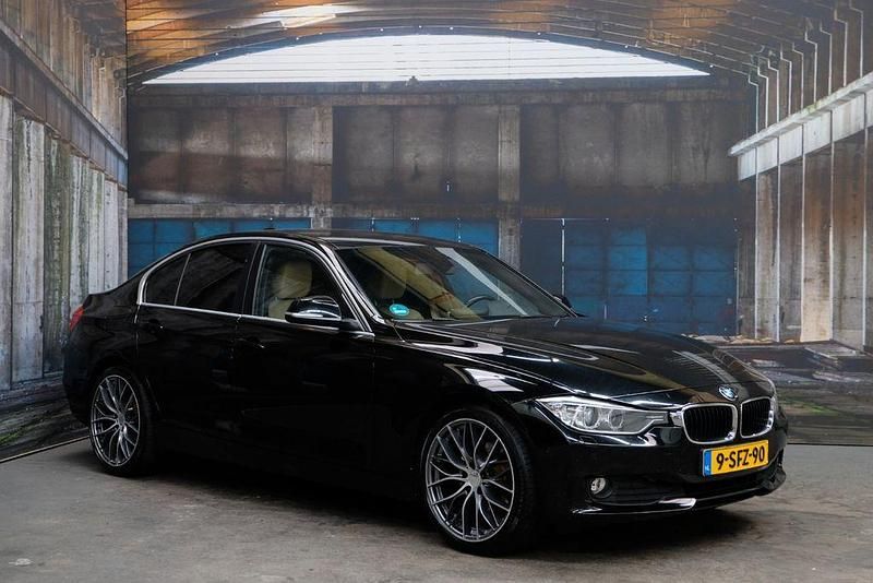 Schwarz Gebraucht 2013 BMW 320 Performance Limousine | 6.950 € (Guter Preis) - Bild 1/4