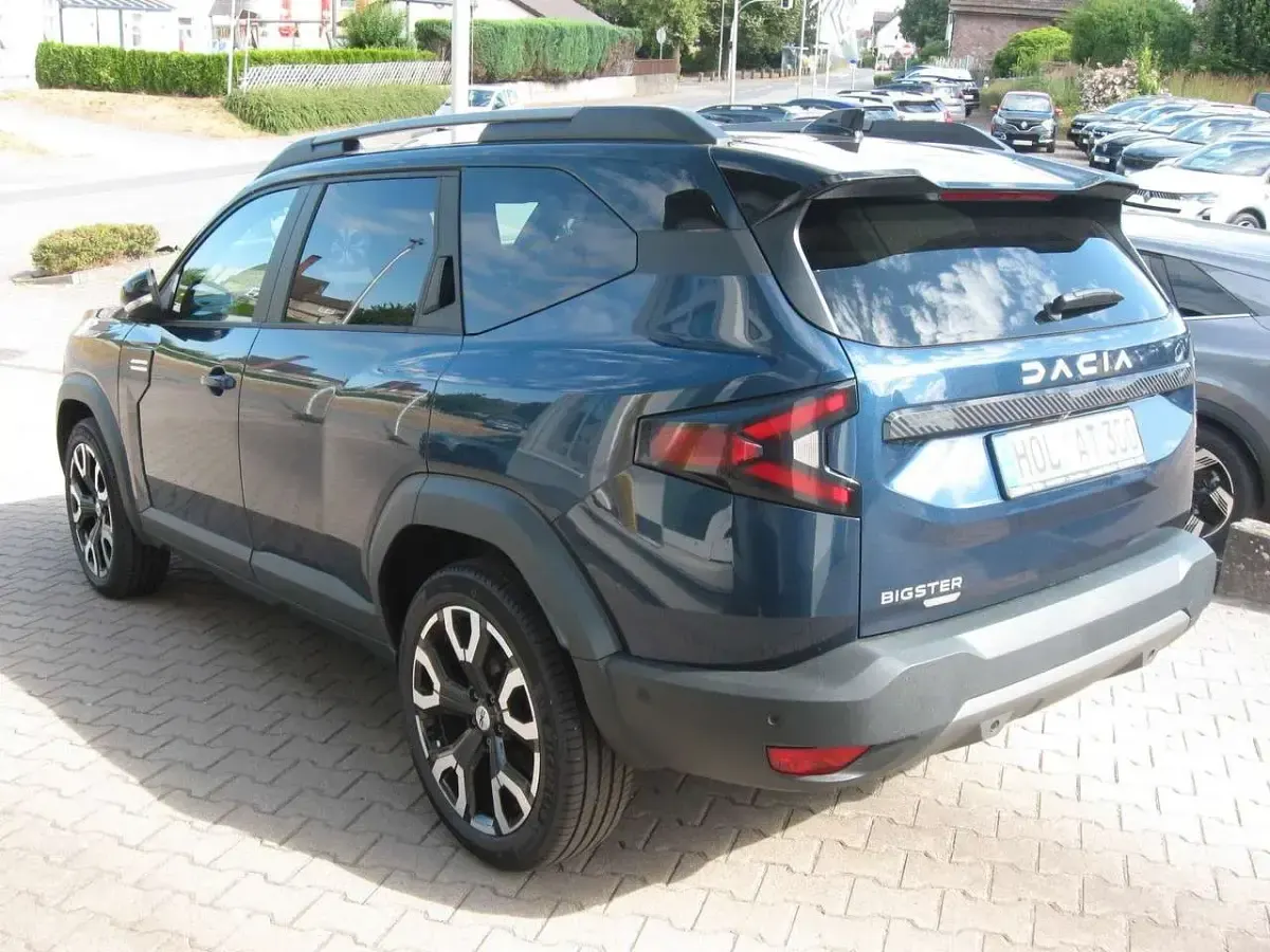 Neu Dacia Bigster Journey 156 PS (114 kW) 2025 Indigoblau + schwarz (dach) SUV