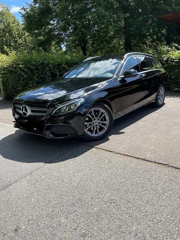 Schwarz Gebraucht 2018 Mercedes C220 Avantgarde Kombi | 19.500 € (Guter Preis) - Bild 1/4