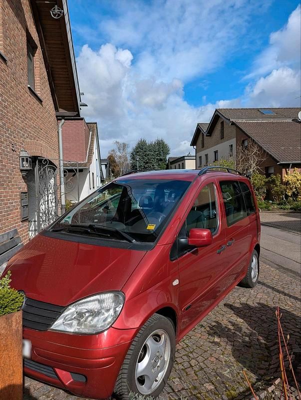 Gebraucht Mercedes Vaneo 125 PS (91 kW) 2002 Rot Van / Kleinbus