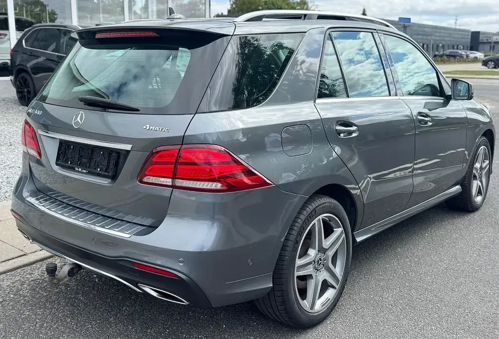 Gebraucht Mercedes GLE400 AMG line 333 PS (244 kW) 2018 Grau SUV