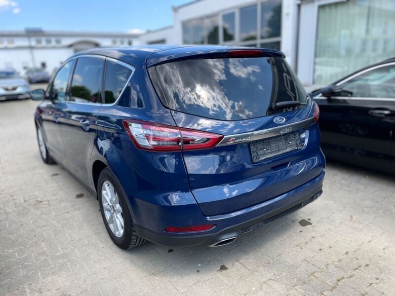Gebraucht Ford S-MAX Titanium 179 PS (131 kW) 2017 Blau Van / Kleinbus