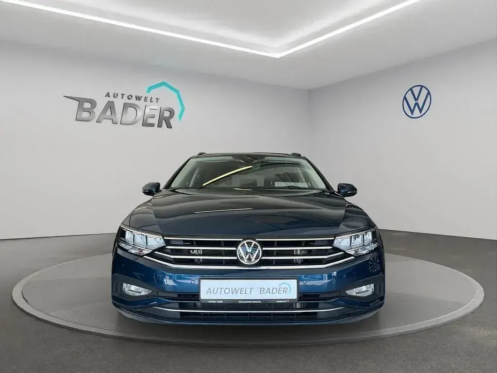 Gebraucht VW Passat Business 150 PS (110 kW) 2022 Aquamarinblau metallic Kombi