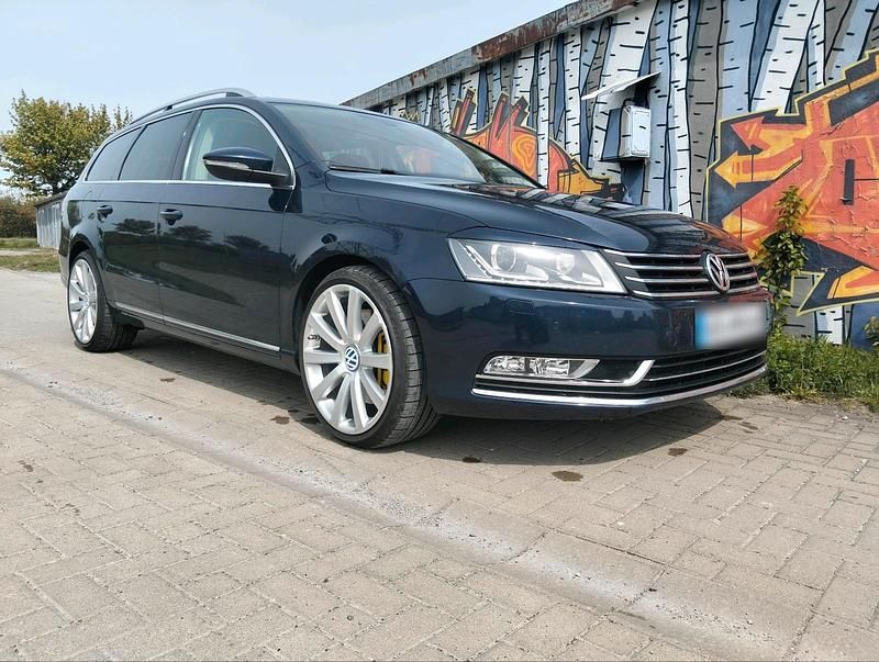 Gebraucht VW Passat R 299 PS (219 kW) 2011 Blau Kombi