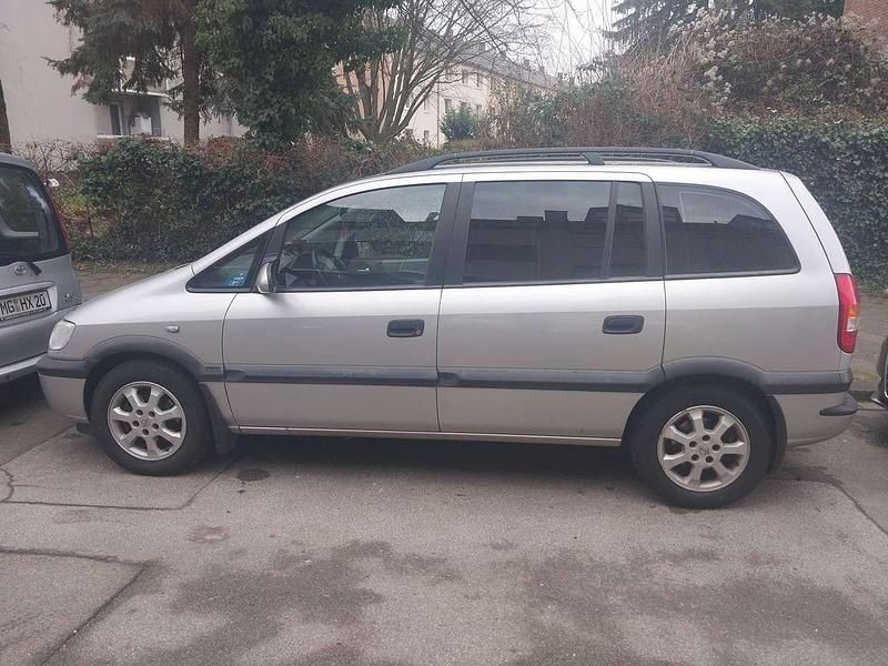 Gebraucht Opel Zafira Executive 125 PS (91 kW) 2000 Van / Kleinbus