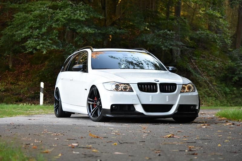 Weiß Gebraucht 2008 BMW 335 Basis Kombi | 19.990 € - Bild 1/4