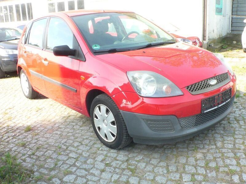 Rot Gebraucht 2006 Ford Fiesta Kleinwagen | 1.390 € (Fairer Preis) - Bild 1/4