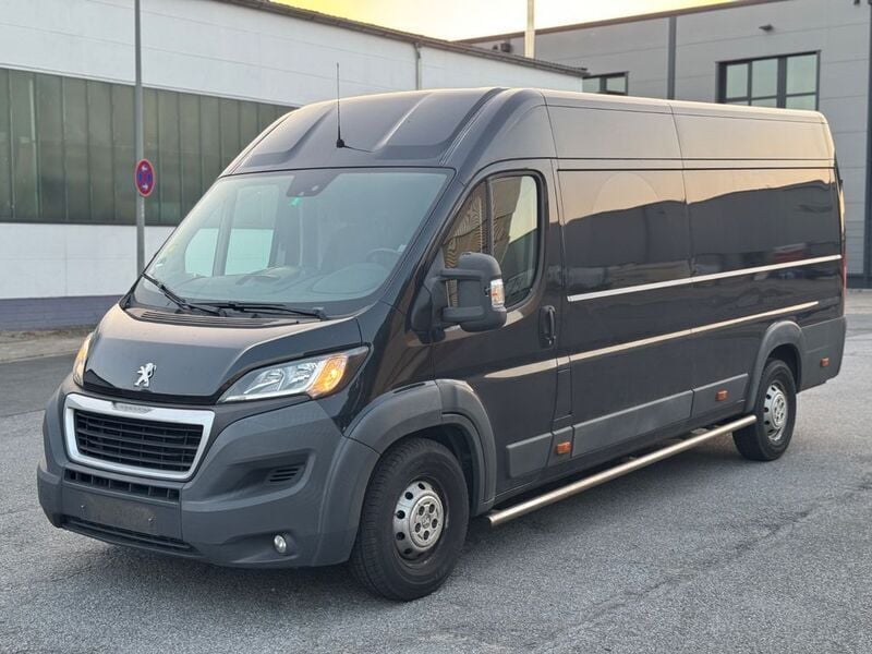 Grau Gebraucht 2017 Peugeot Boxer Avantage Van | 13.499 € (Fairer Preis) - Bild 1/4