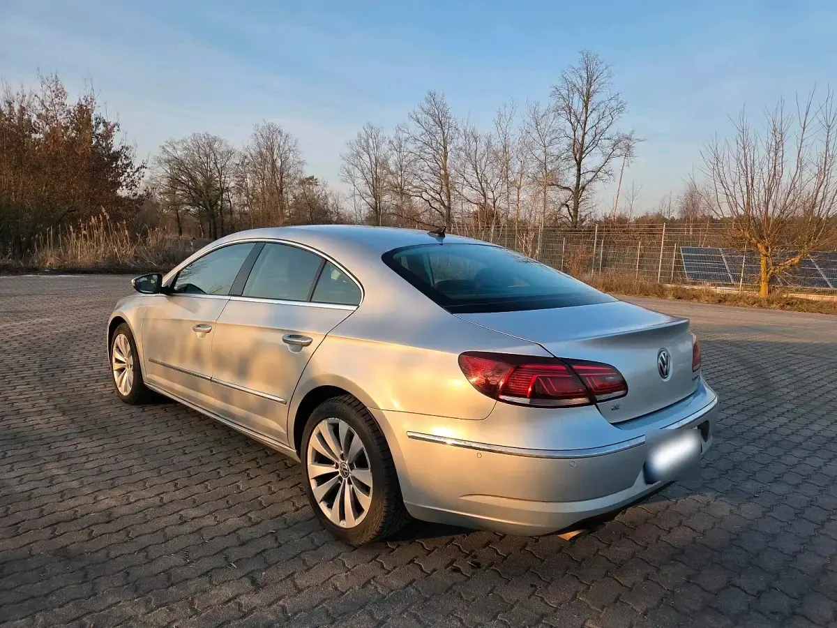 Gebraucht VW Passat 140 PS (102 kW) 2013 Silber Coupé