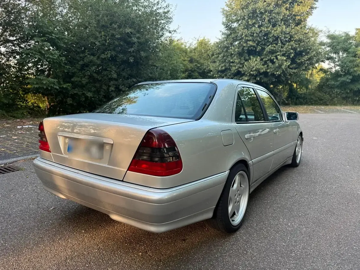 Gebraucht Mercedes 250 150 PS (110 kW) 1999 Silber Limousine