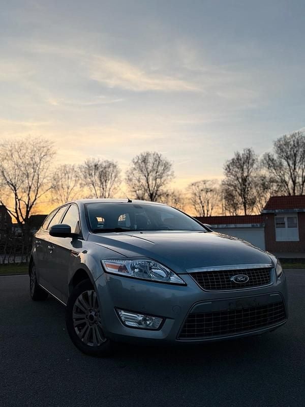 Gebraucht Ford Mondeo 140 PS (102 kW) 2008 Grau Kombi