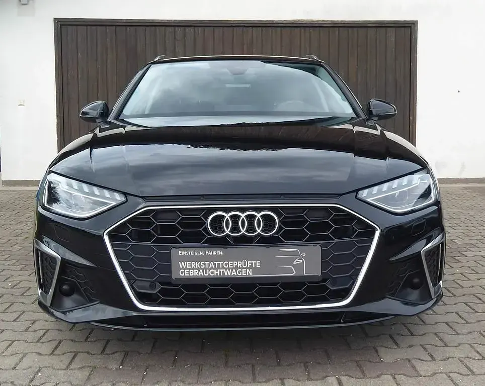 Gebraucht Audi A4 S-Line 204 PS (150 kW) 2023 Schwarz Kombi