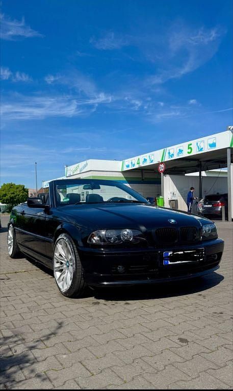 Gebraucht BMW 320 Cabriolet 170 PS (125 kW) 2001 Schwarz Cabrio