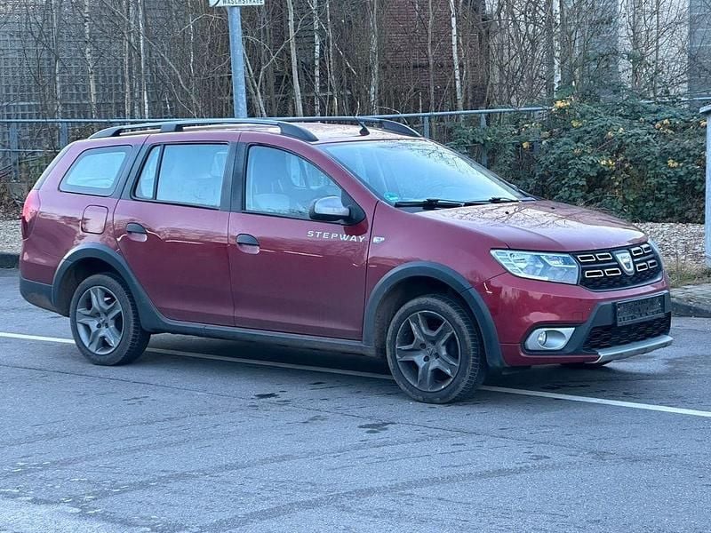 Rot Gebraucht 2019 Dacia Logan MCV Stepway Kombi | 4.990 € (Superpreis) - Bild 1/4
