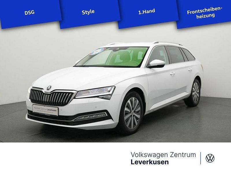 Gebraucht Skoda Superb Style 150 PS (110 kW) 2023 Weiss / moonweiß perleffekt (metallic) Kombi