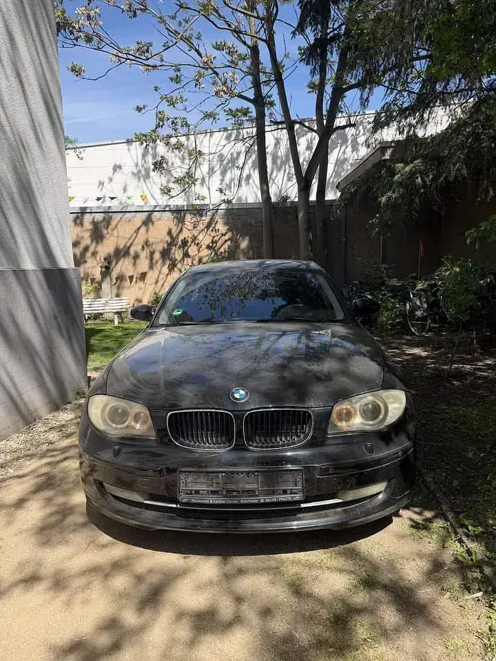 Second-hand BMW 116 122 CP (89 kW) 2007 Negru Hatchback