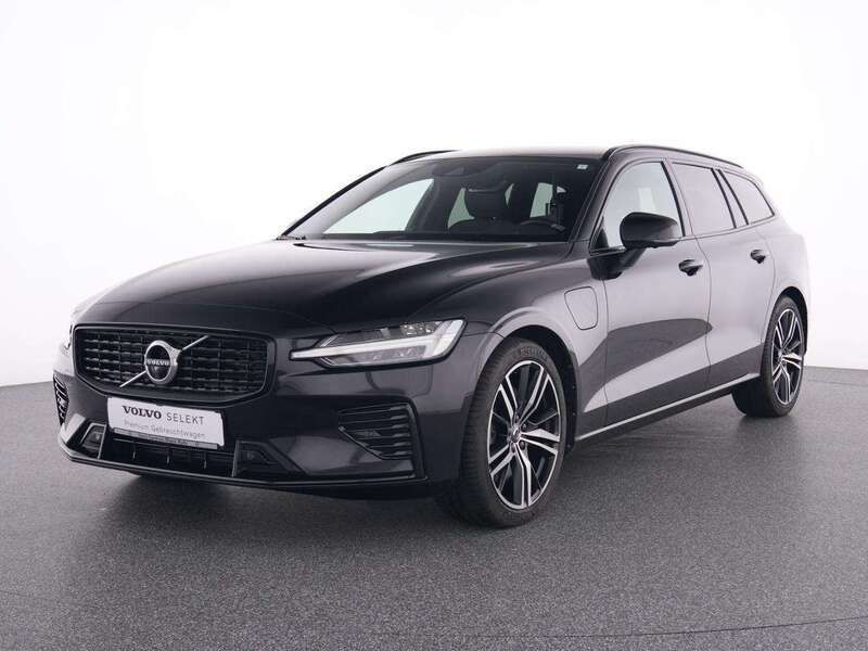 Schwarz onyx black / metallic Gebraucht 2021 Volvo V60 R-Design Kombi | 32.590 € (Fairer Preis) - Bild 1/4