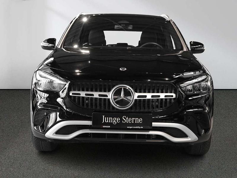 Gebraucht Mercedes GLA200 163 PS (119 kW) 2024 Schwarz SUV