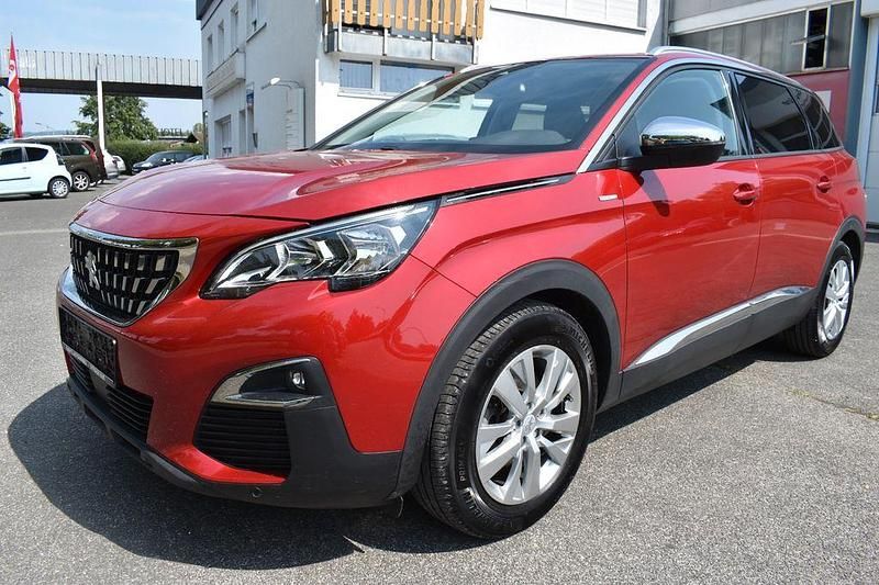 Rot Gebraucht 2020 Peugeot 5008 Active Van / Kleinbus | 18.500 € (Superpreis) - Bild 1/4