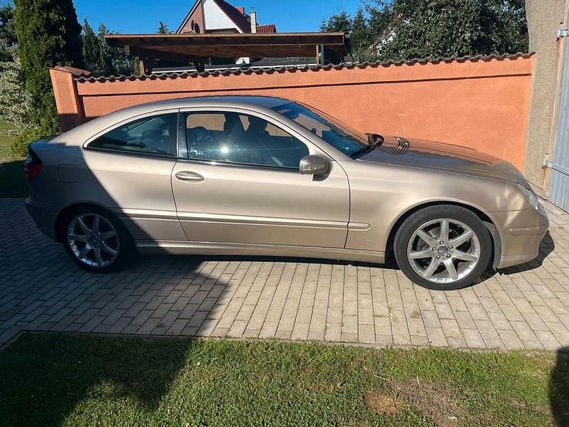 Gebraucht 2002 Mercedes C180 Coupé | 3.300 € (Etwas zu teuer) - Bild 1/4