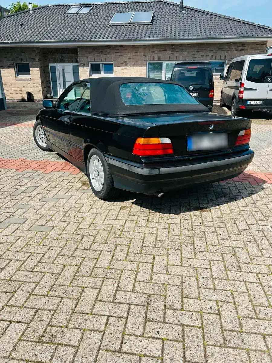 Gebraucht BMW 318 Cabriolet 116 PS (85 kW) 1998 Schwarz Cabrio