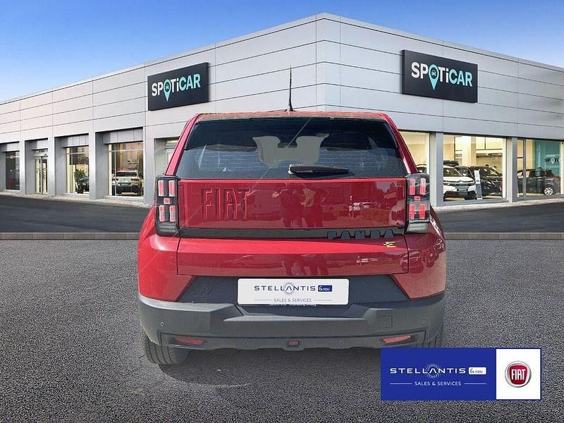 Gebraucht Fiat Grande Panda Red 83 kW (113 PS) 2025 Rot Kleinwagen