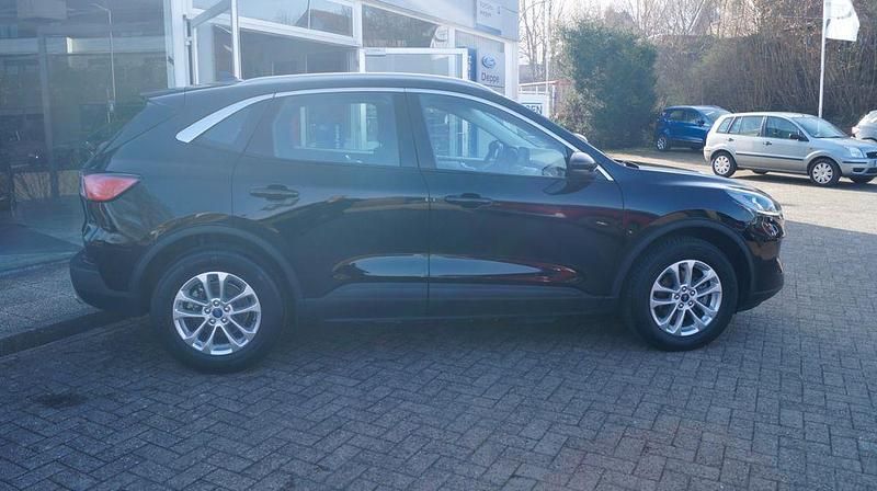 Gebraucht Ford Kuga Titanium 152 PS (111 kW) 2022 Schwarz SUV