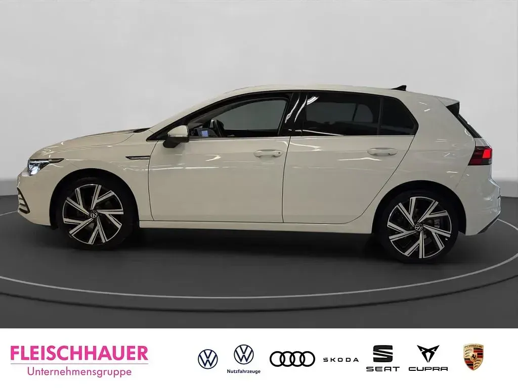 Gebraucht VW Golf VIII Style 150 PS (110 kW) 2024 Weiss Limousine