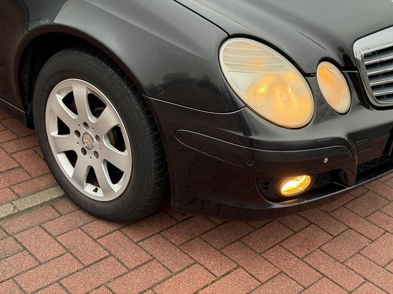 Gebraucht Mercedes E200 136 PS (100 kW) 2009 Schwarz Limousine