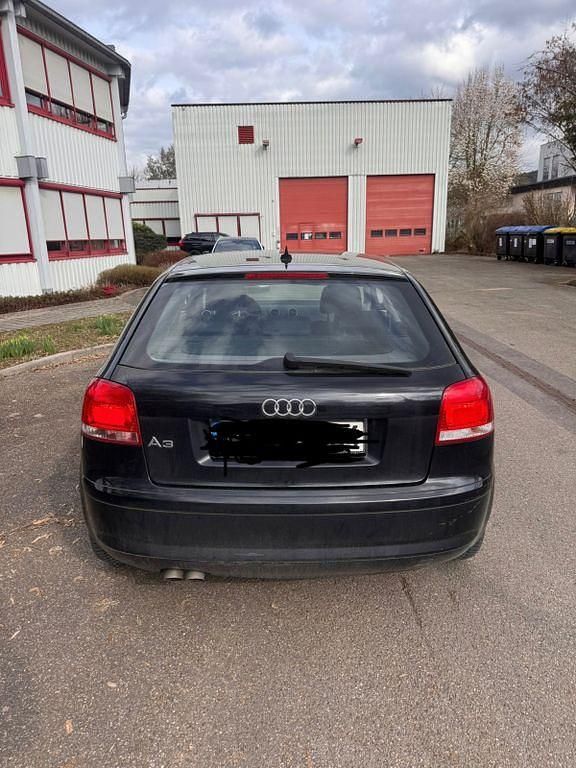 Gebraucht Audi A3 Ambiente 105 PS (77 kW) 2004 Schwarz Kleinwagen