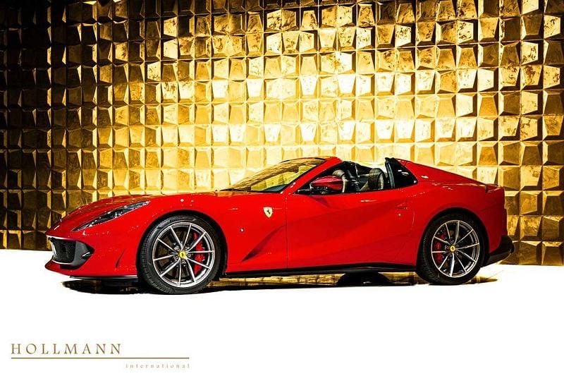Gebraucht Ferrari 812 799 PS (587 kW) 2024 Rot Cabrio
