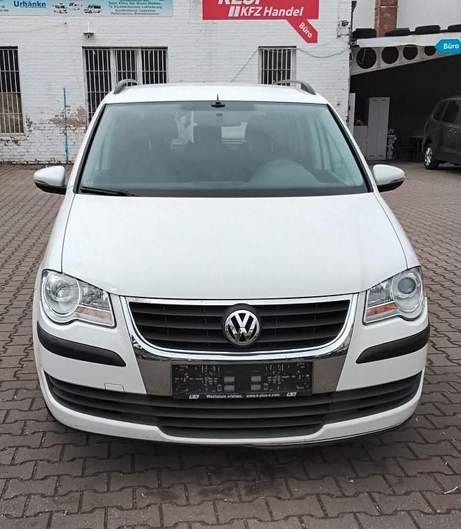 Gebraucht VW Touran Conceptline 102 PS (75 kW) 2009 Weiß Van / Kleinbus