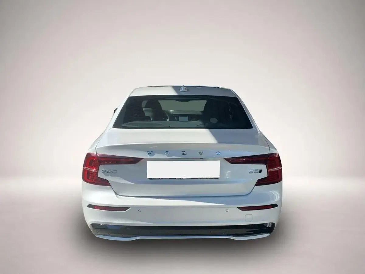 Gebraucht Volvo S60 Ultimate 250 PS (183 kW) 2023 Manufacturer Limousine